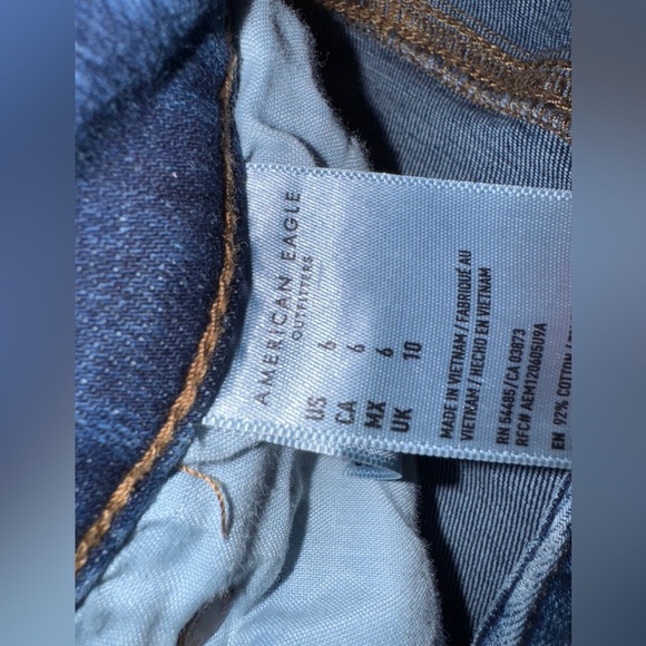 American Eagle shorts- midi- super stretch- size 6 - Picture 4 of 5
